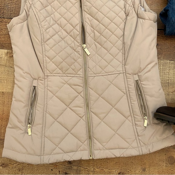 Zip Up Vest Taupe Quilted Gold Hardware Faux Fur Collar by Calvin Klein - Picture 5 of 13